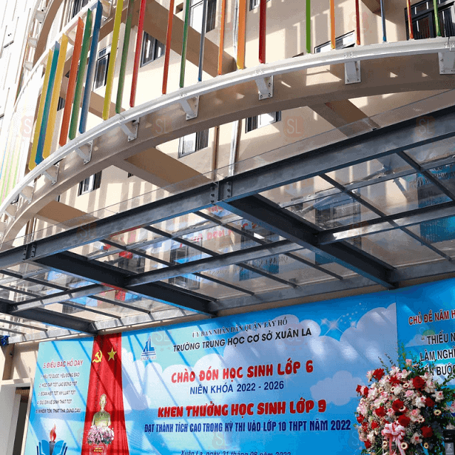 ứng dụng tấm lợp lấy sáng polycarbonate đặc ruột